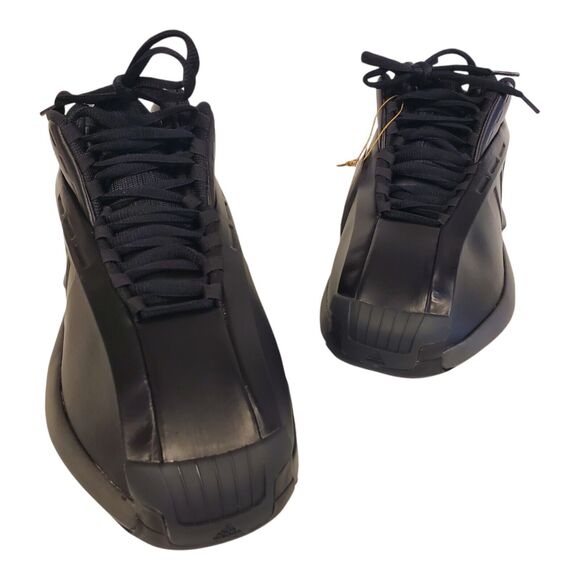 Athletic_Shoes